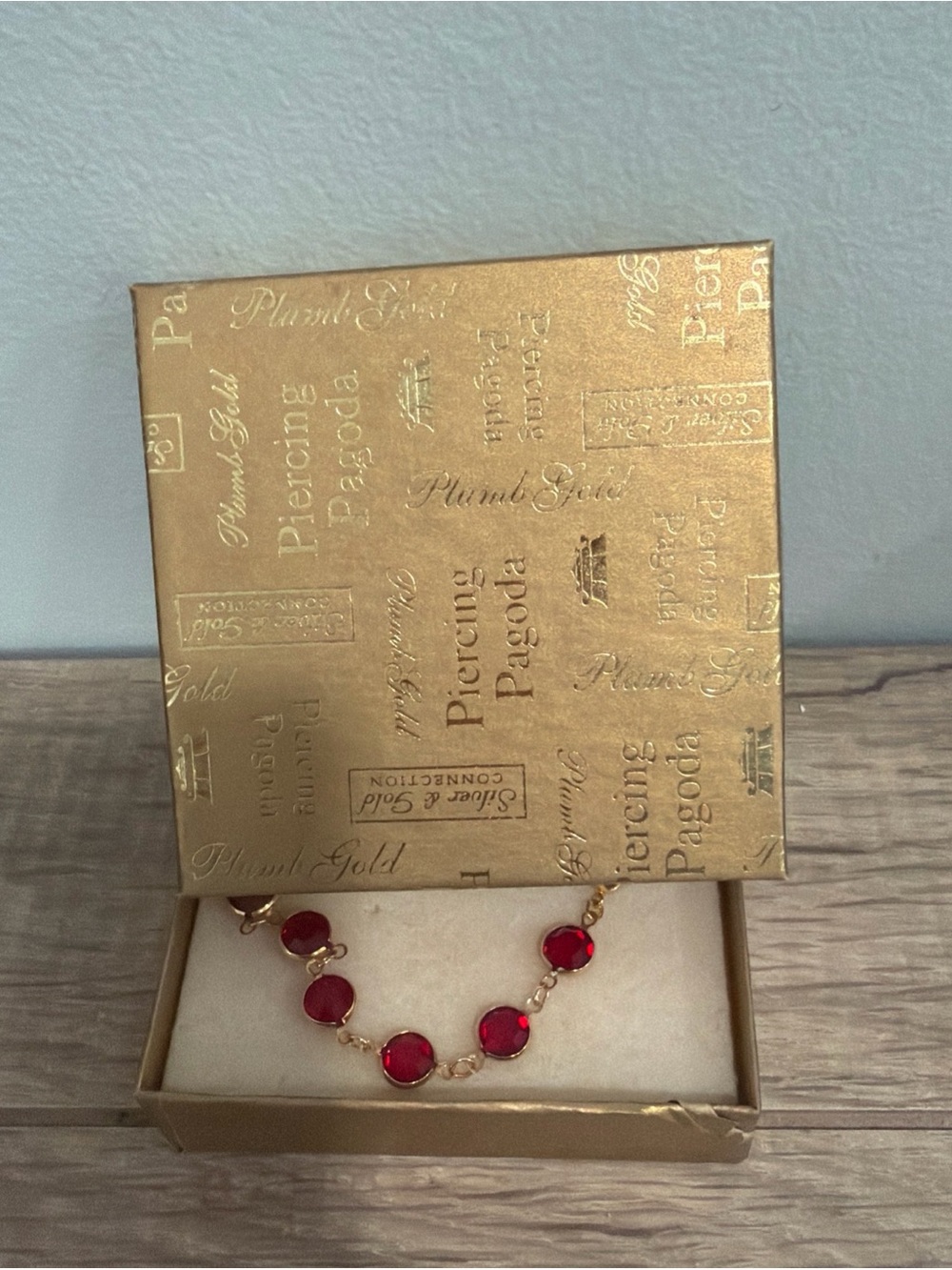 Vintage Swarovski Gold Tone and Red Crystal Bracelet 8 Inches - Picture 10 of 11